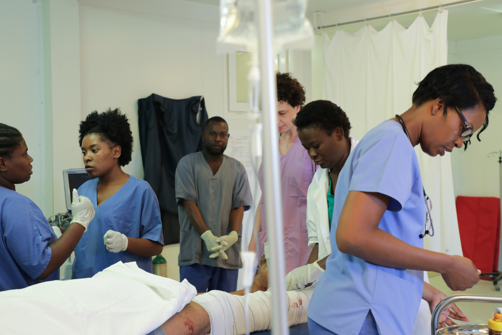 Haiti: a day in MSF's emergency trauma hospital in Port-au-Prince