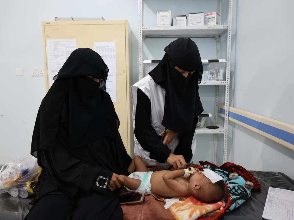 MSF Doctor Ola Al Hitary, following up on the patients admitted to the pediatric department