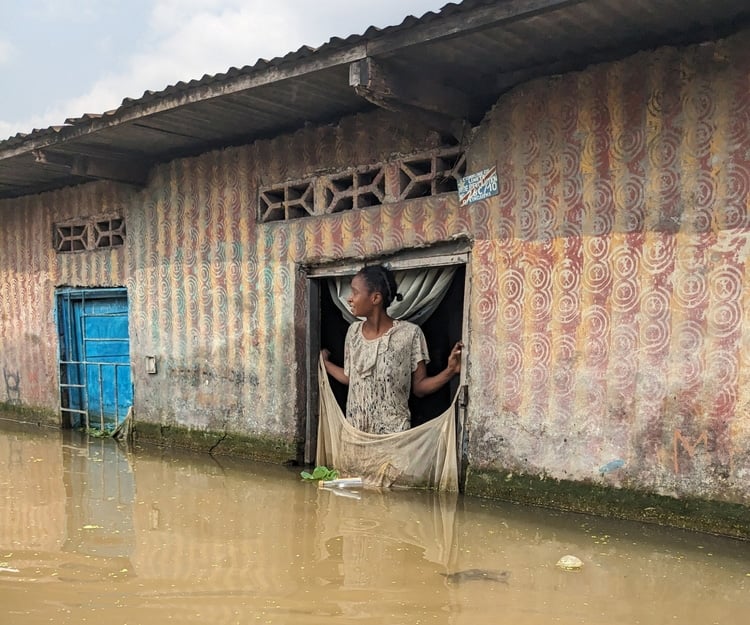 Waiting in the floods
