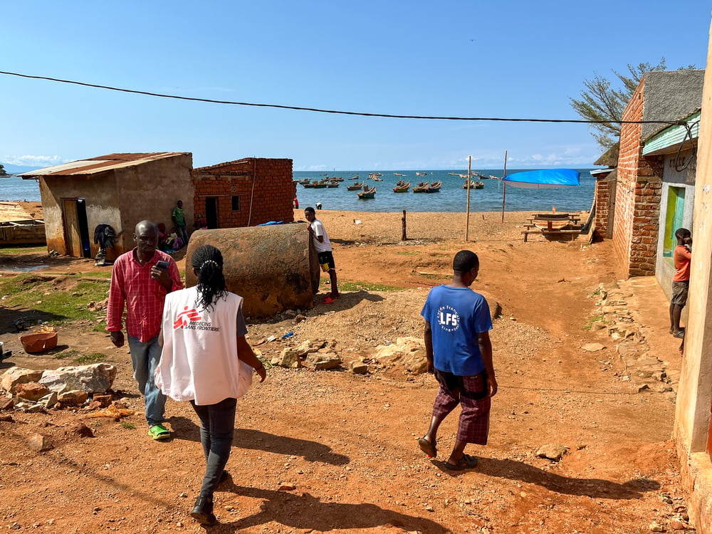 An MSF health promotion officer visits the community of the fishing port of Mvugo