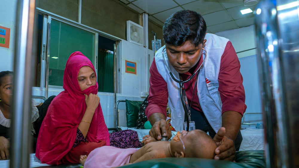 Dr Nadim Shahariyar checks on Aiyan Arfan