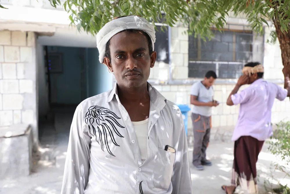 Ismail is the father of Abdo, a one-year-old child treated for severe malnutrition and complications at MSF’s Ad Dahi hospital.  © Majd Aljunaid/MSF