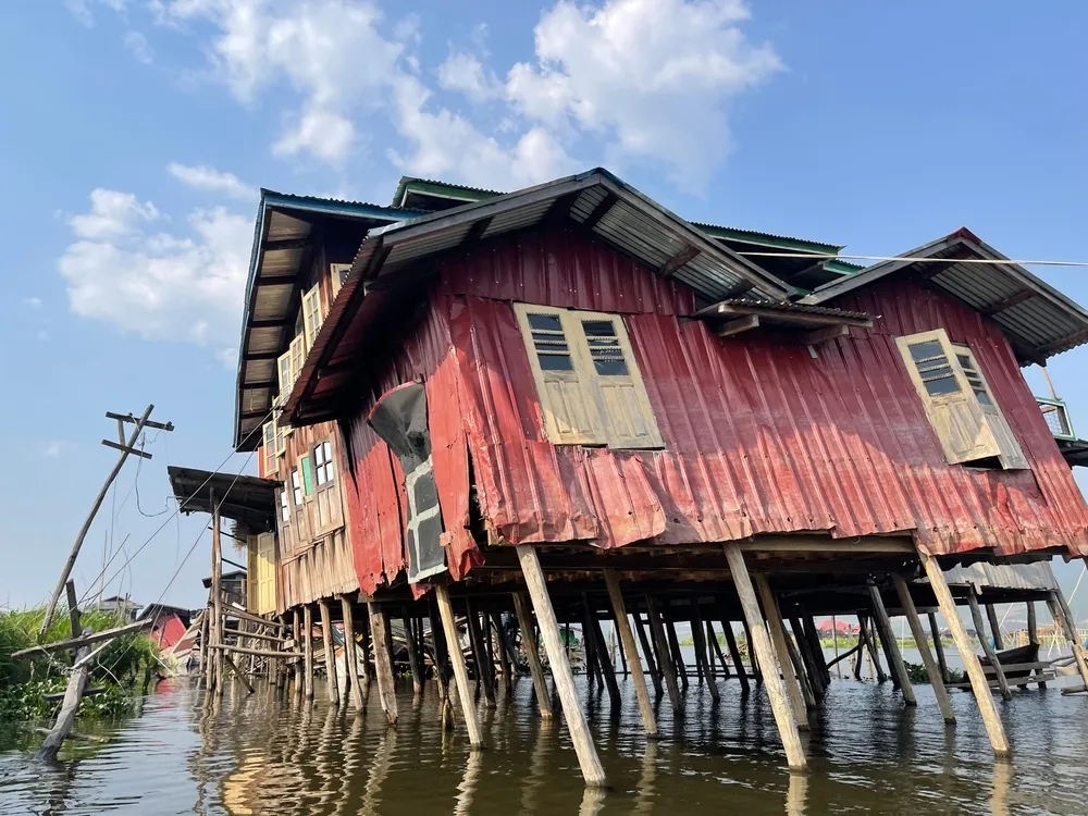 Stilt house tilts