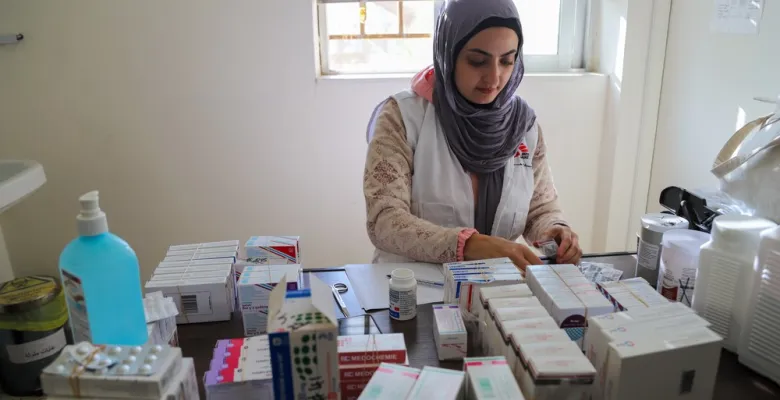 MSF medicmedical-pharmacist-Nabatiyeh-Lebanonal mobile team providing medical care to internally displaced people in Nabatiyeh, South Lebanon amid escalation in military activity on the Lebanese southern borders.