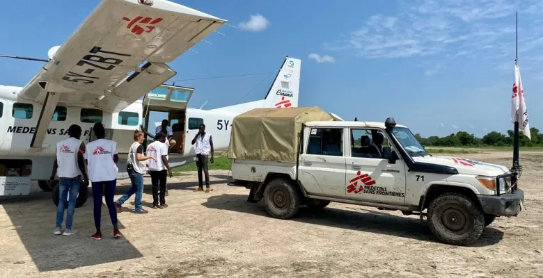 MSF teams unload medical supplies from a plane in Leer, South Sudan